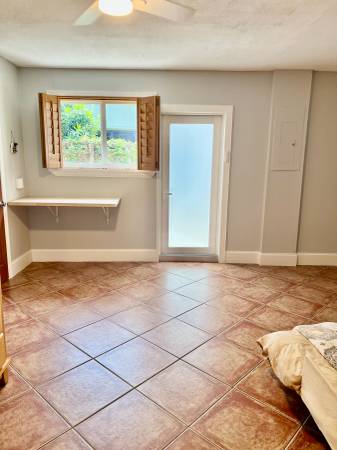 Spacious studio-efficiency For Rent (Kendall), image 2