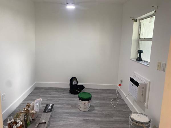 COMPLETELY REMODELED EFFICIENCY FOR RENT, image 2