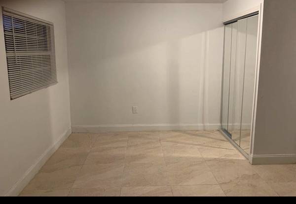 Efficiency for Rent Kendall, image 3