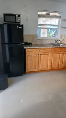 Efficiency with kitchen for rent, image 1