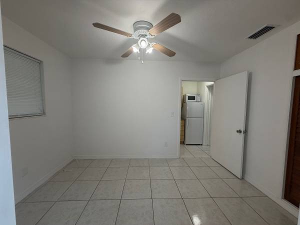 Efficiency in east Hialeah area available, image 4