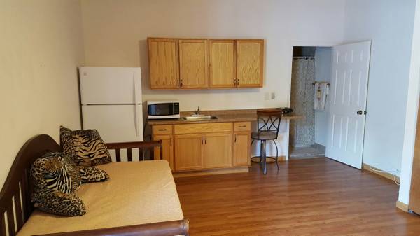 EFFICIENCY FOR RENT 900.00, image 1