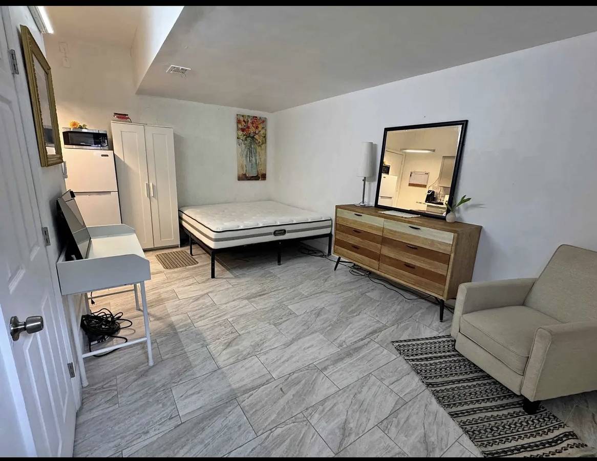 $1,200 Large Studio – All Utilities Included – $1,200 (Homestead, FL) - apts/housing for rent - apartment rent -..., image 1