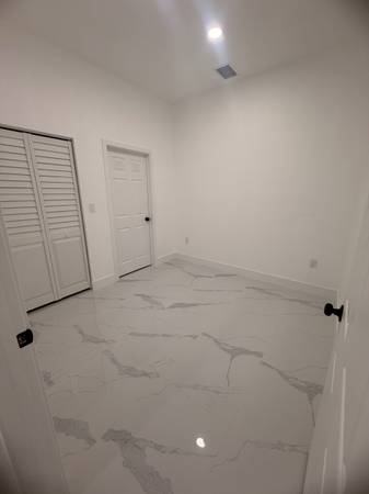 efficiency for rent, image 4