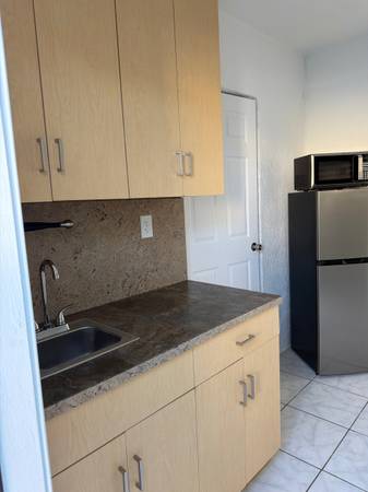 Efficiency for rent, image 2