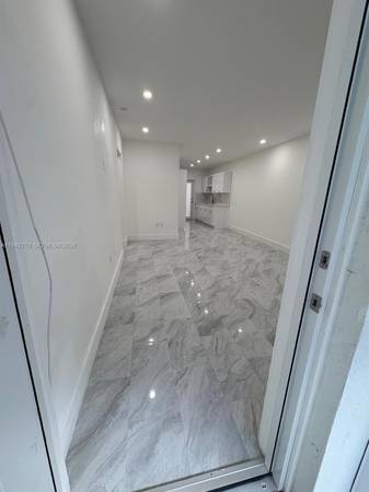 UNFURNISHED CHARMING 1 BATH STUDIO MOVE IN READY REMODELED MIAMI BEACH - apts/housing for rent - apartment rent -..., image 2
