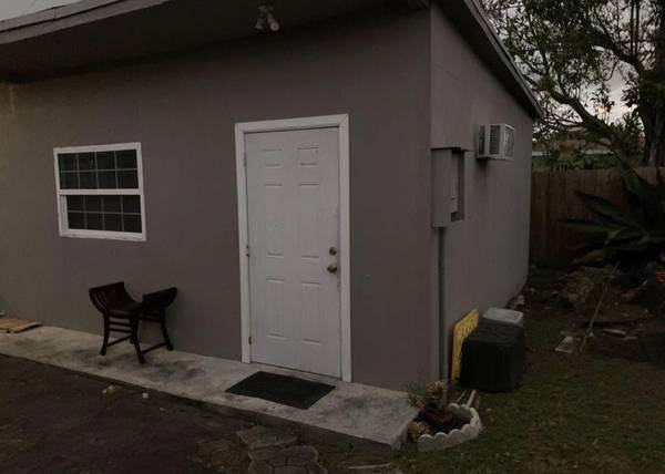 Efficiency for Rent Kendall, image 1