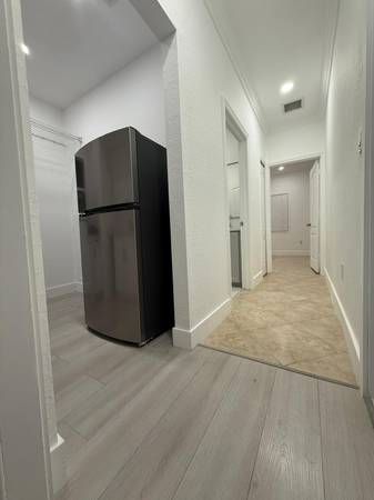 Efficiency for rent, image 2