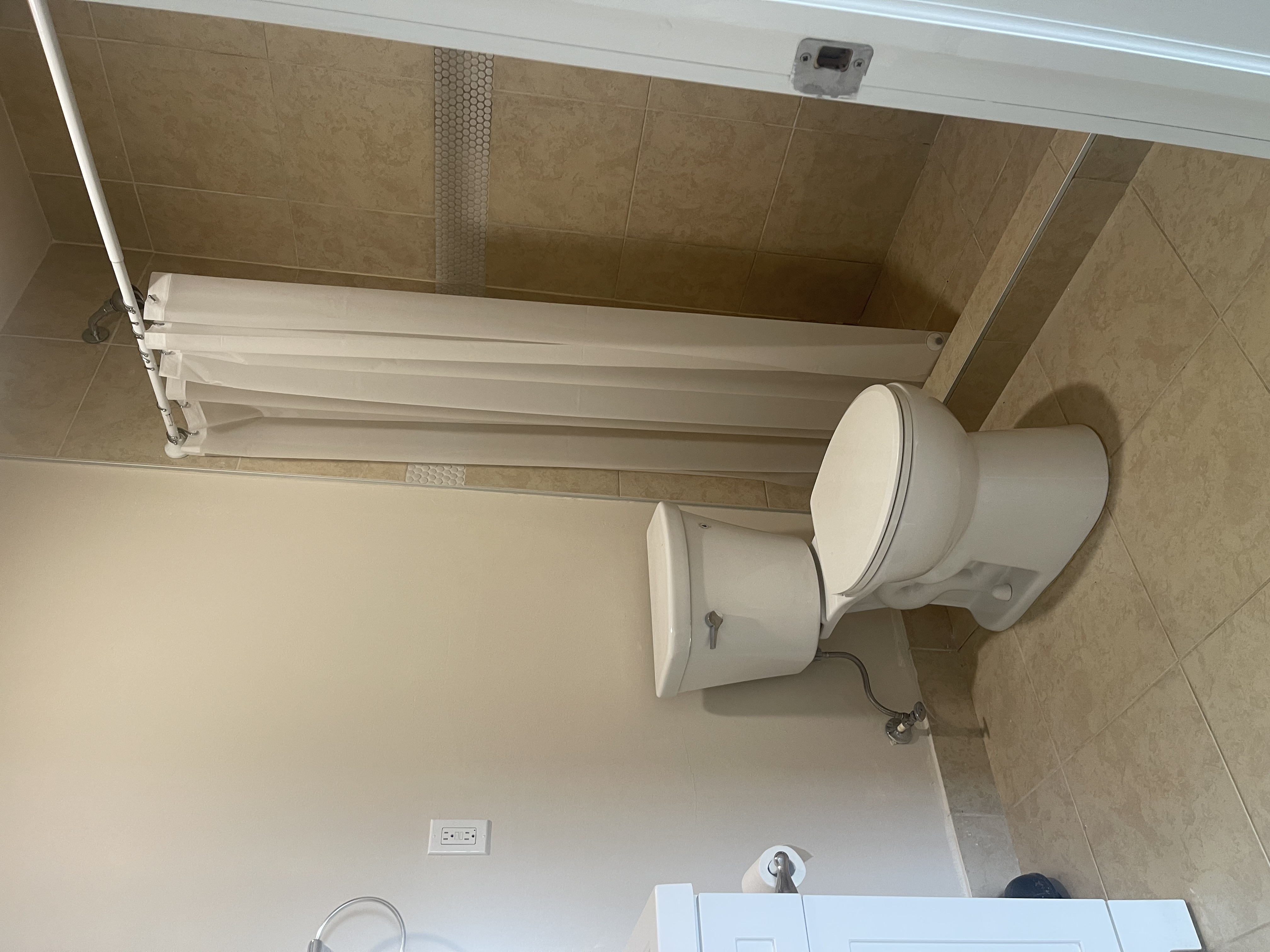 Bright Efficiency w/ Private Entry & Parking – 5 Mins to Florida International University, image 5