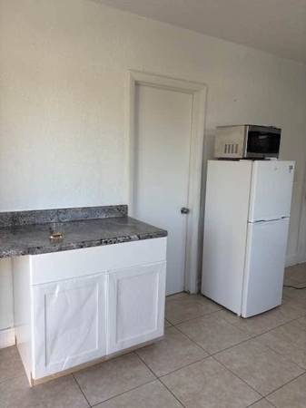 Apartment-efficiency for rent, image 4