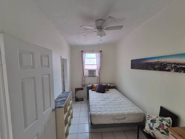 $1795/RENTO BONITO EFFICIENCY AMUEBLADO, image 2