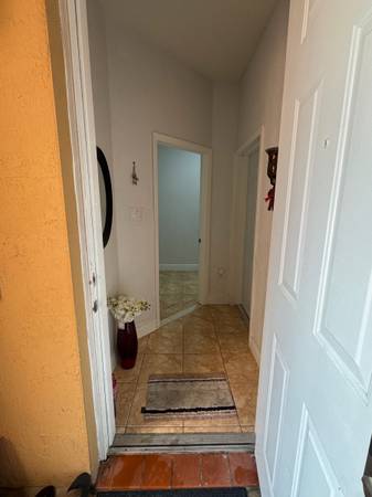 Efficiency for Rent, image 1