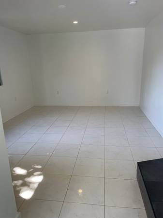 EFFICIENCY/ STUDIO IN MIAMI, image 5