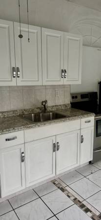 Efficiency-Studio Remoled Great Downtown Aerea, image 6