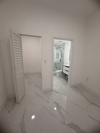 efficiency for rent, image 5