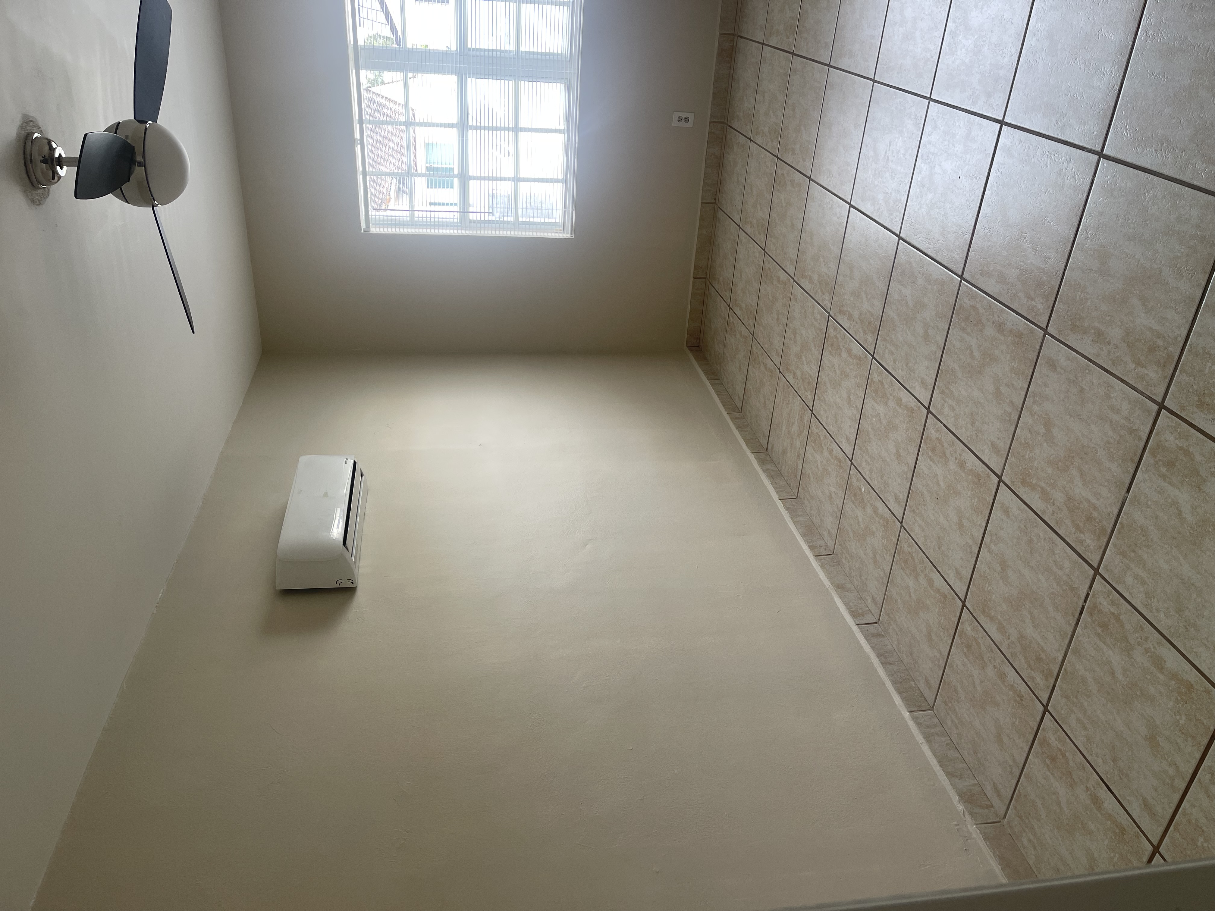 Bright Efficiency w/ Private Entry & Parking – 5 Mins to Florida International University, image 2