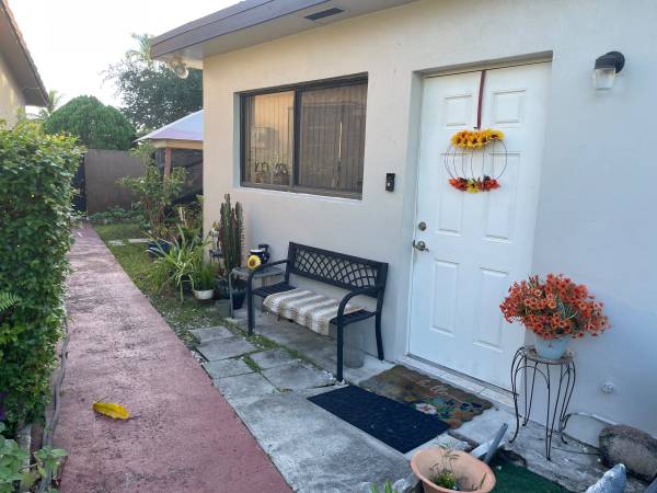 Efficiency for Rent – Miami/Kendall, image 1