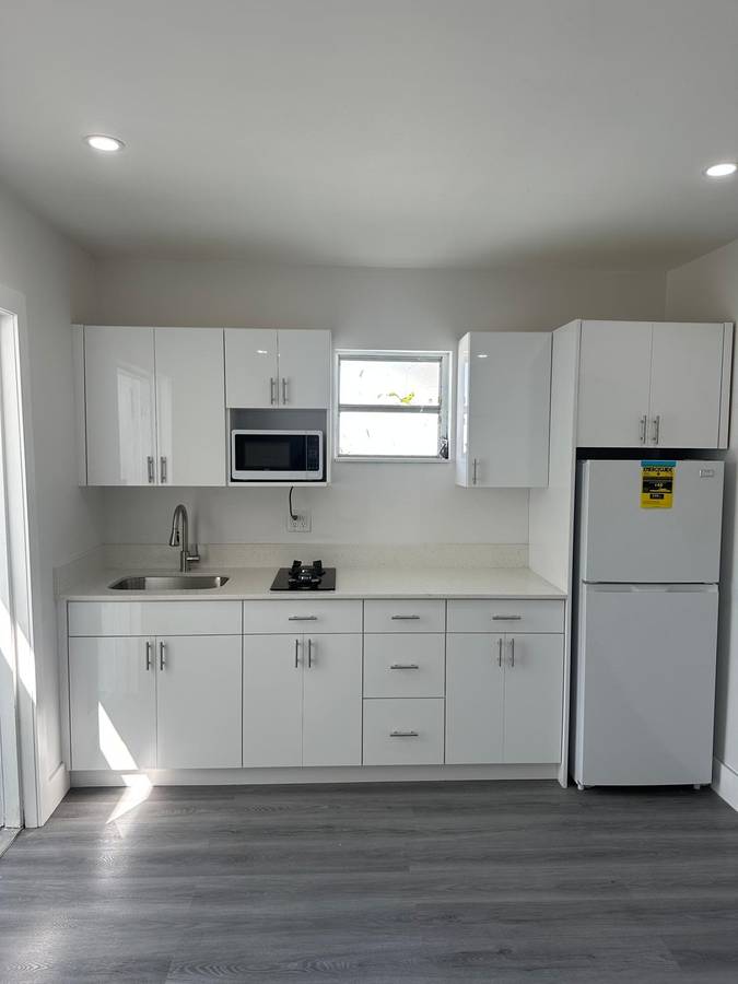 Nuevo Efficiency en Miami Gardens, image 1