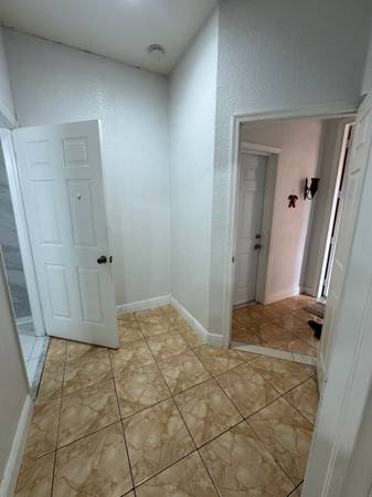 Efficiency for Rent, image 3