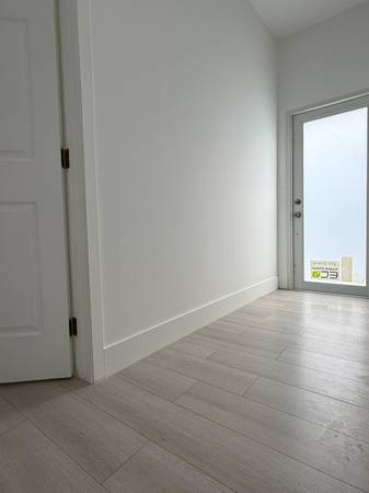Efficiency for rent, image 1