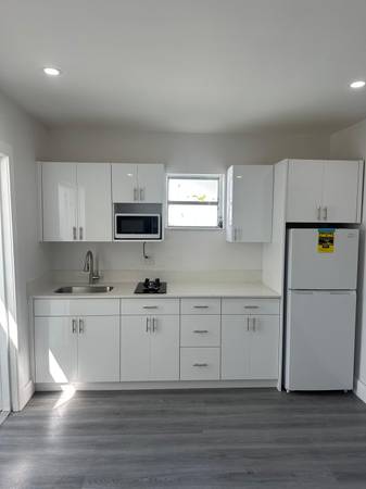 Nuevo Efficiency en Miami Gardens, image 2