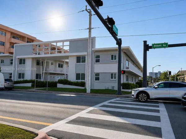 UNFURNISHED CHARMING 1 BATH STUDIO MOVE IN READY REMODELED MIAMI BEACH - apts/housing for rent - apartment rent -..., image 1