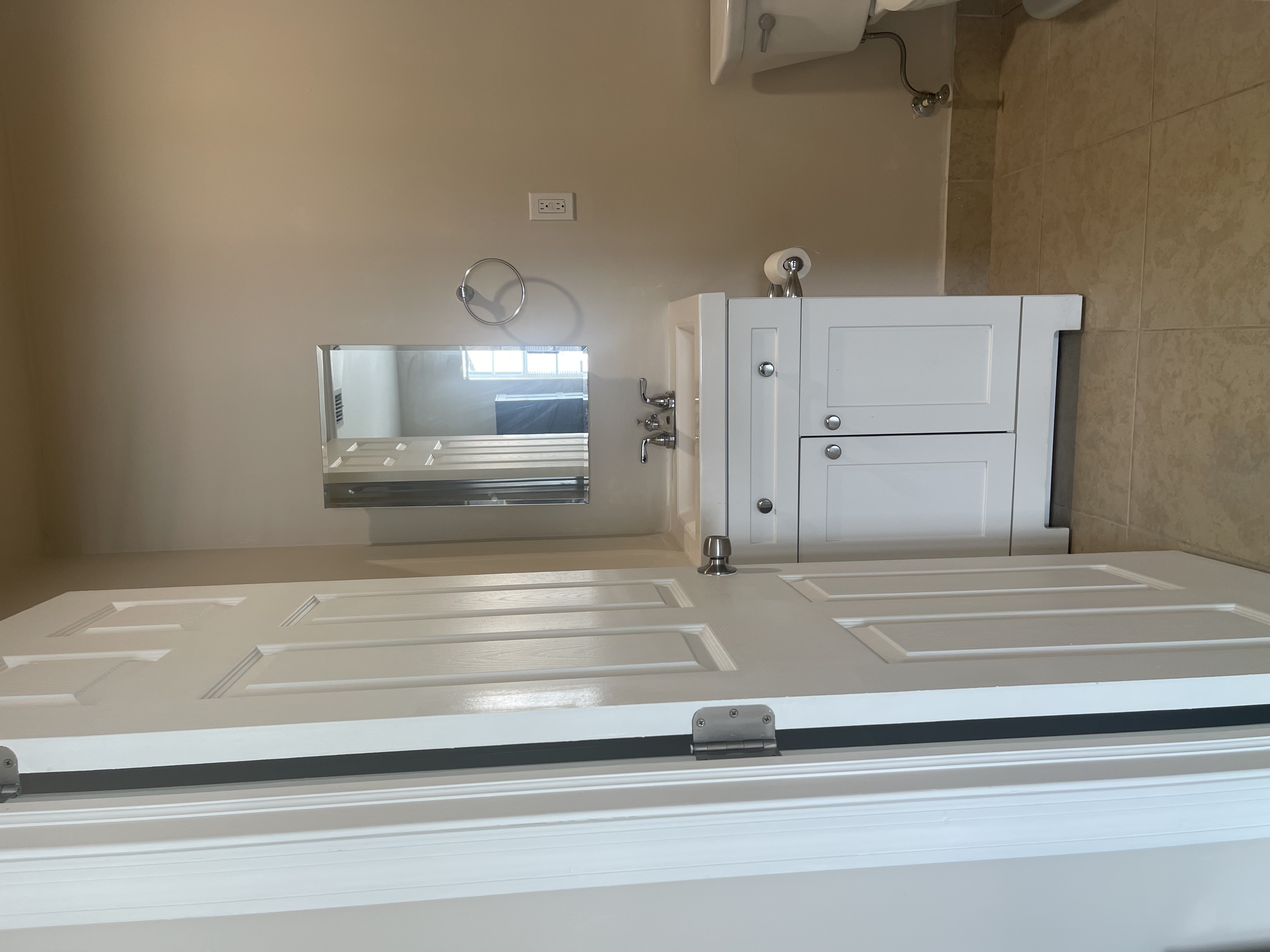 Bright Efficiency w/ Private Entry & Parking – 5 Mins to Florida International University, image 4