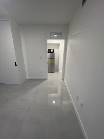 Studio/Efficiency For Rent, image 3