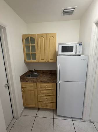 Efficiency in east Hialeah area available, image 3