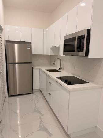 efficiency for rent, image 1